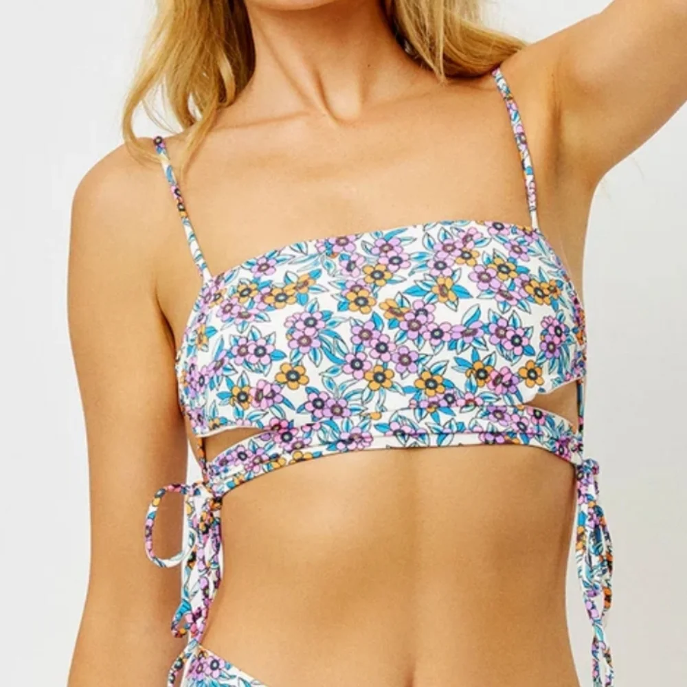 New!Frankie's Bikinis Flower Farm‎ Bikini Top